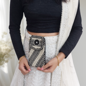 Sapphire Handcrafted Kaarnis Mobile Pouch Black